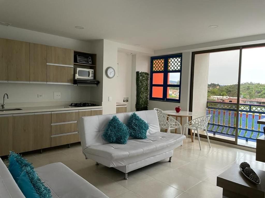 Apartamentos San Jose Vistal Al Lago, Cerca Del Parque. Guatape. Zewnętrze zdjęcie